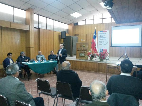 Ministro de Economía se reunió con micro y pequeños empresarios de Taltal