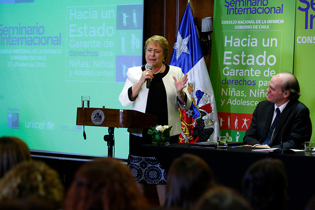 Presidenta Bachelet anunció ley que crea la figura del Defensor del Niño