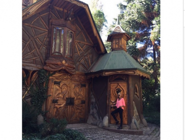 Raquel Argandoña muestra la espectacular casa que construyó con sus propias manos el papá de Pangal