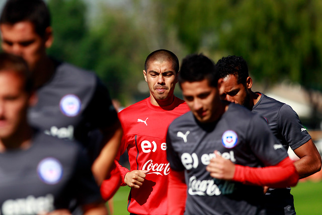 Bélgica: “Gato” Silva otra vez titular en triunfo de Brujas ante Charleroi