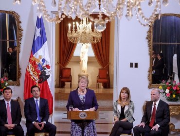 Bachelet firma urgencia para proyectos sobre anticorrupción: "No hay más tiempo que perder"