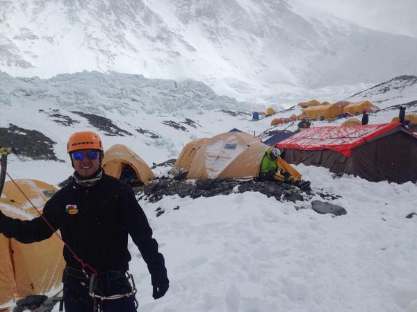 El Everest seguirá recibiendo expediciones tras terremoto