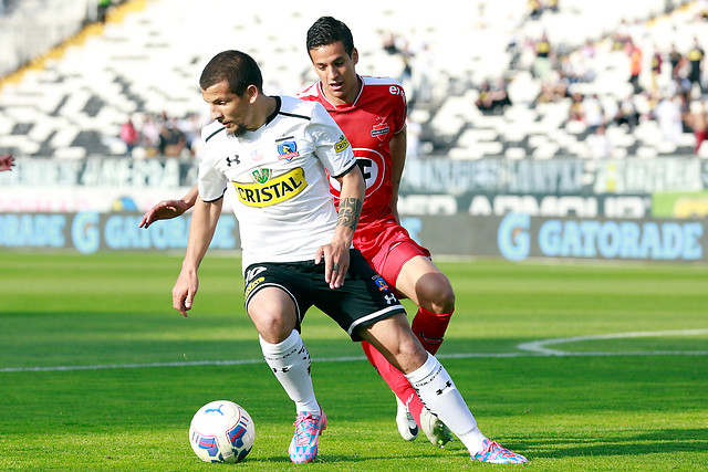 Emiliano Vecchio habría puesto dos condiciones para quedarse en Colo Colo