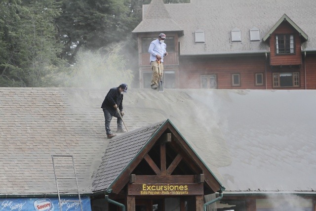 Microempresarios afectados por Calbuco recibirán subsidio de hasta $10 millones