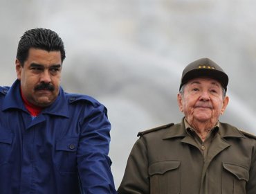 Raúl Castro y Nicolás Maduro presiden marcha del Primero de Mayo en La Habana