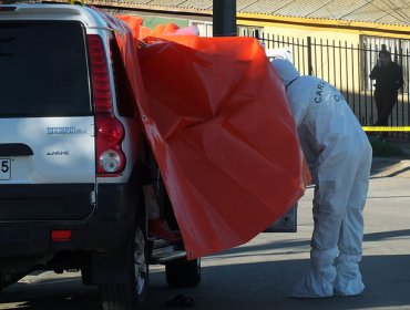 Brutal asesinato a balazos en Conchalí: ajusticiaron a hombre dentro de auto
