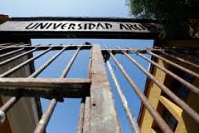 Universidad Arcis publicó en Facebook anuncio en busca de docentes