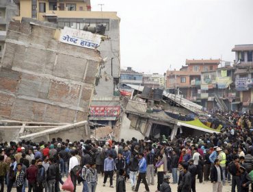 El número de muertos por el terremoto que devastó Nepal se eleva a 7.040