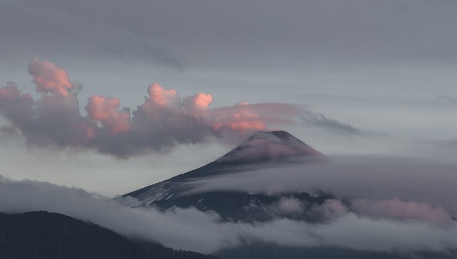 Sernageomin advierte que actividad del Volcán Villarrica sigue inestable