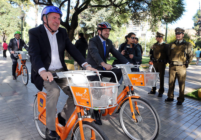 Ñuñoa puso en movimiento su moderno sistema de bicicletas públicas