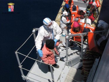 Rescatan del Mediterráneo a 6.300 refugiados en el fin de semana