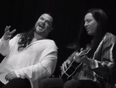 Video: Mira la cómica parodia de Jimmy Fallon y Jack Black a éxito noventero