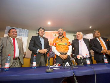 Timonel de Cobreloa anuncia recorte de 50% y despido de personal por descenso