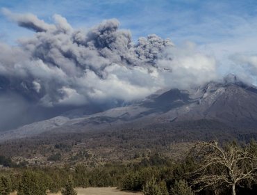 Uruguay alerta de posible precipitación de cenizas del volcán chileno Calbuco