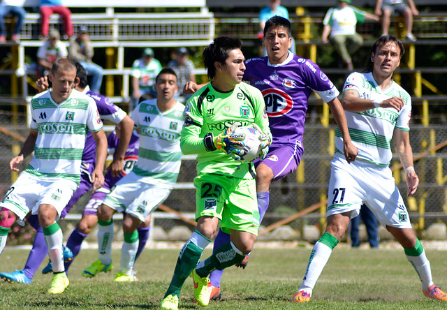 Primera B: Arquero José Luis Gamonal renovó con Deportes Temuco