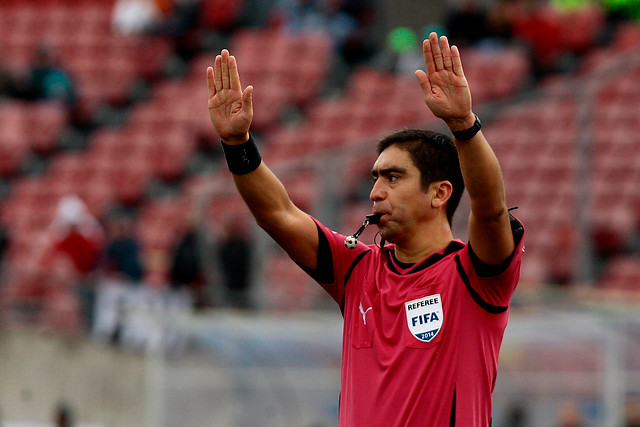 Patricio Polic y Carlos Ulloa pitarán en los partidos de ida de la liguilla