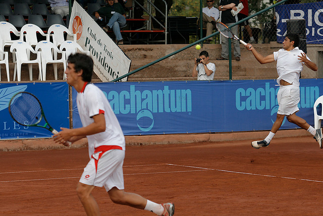 Tenis: Ricardo Urzúa avanzó a cuartos de final en Futuro 4 de Argentina