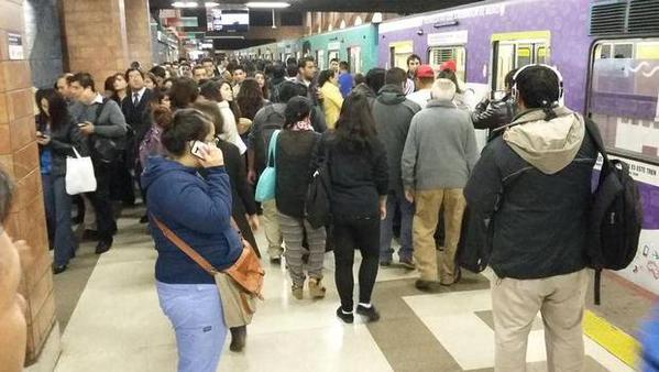 Metro de Santiago suspendió servicio de Línea 5 por procedimiento policial