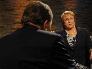 La contradicción de la Presidenta Bachelet: “No voy a anunciar un cambio de gabinete en una entrevista”