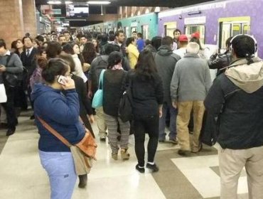 Metro de Santiago suspendió servicio de Línea 5 por procedimiento policial