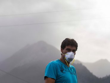 Ceniza volcánica preocupa a vecinos de sectores precordilleranos de Lago Ranco