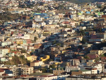 Inauguran obras de conectividad en cerro monjas de Valparaíso