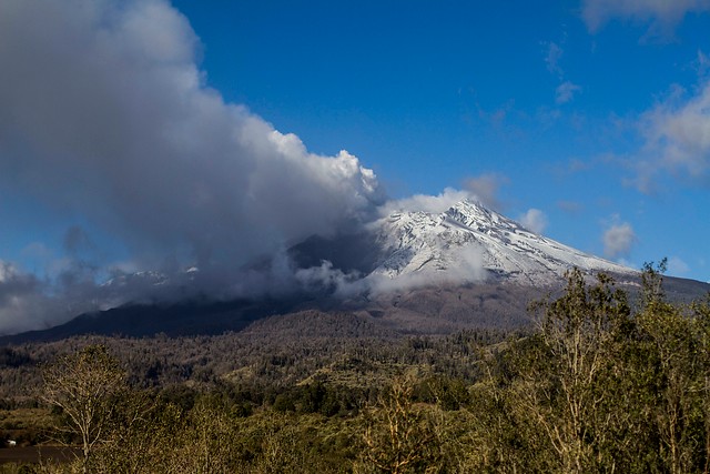 Por cambio en dirección del viento cenizas del Calbuco afectan a carretera austral