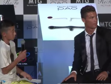 Video: La tierna defensa de Cristiano Ronaldo a un pequeño fans japonés