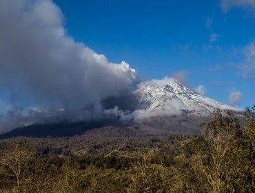 Por cambio en dirección del viento cenizas del Calbuco afectan a carretera austral