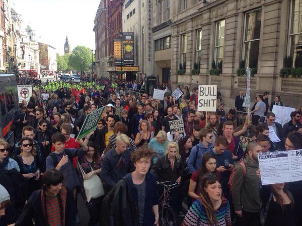 Londres: cuatro heridos durante protesta contra el Gobierno de Cameron