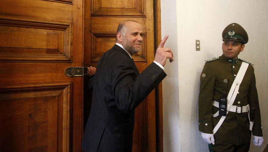 Diputado Fidel Espinoza sobre salida de Elizalde: “Él paga los platos rotos de los errores de otros”