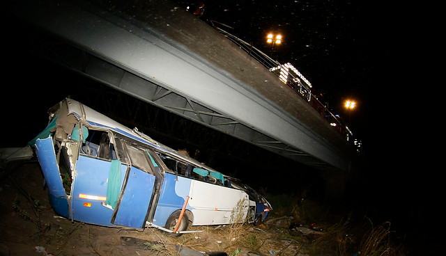 Sobrevivientes de accidente en Tinquirrica siguen internados en Hospital de Rancagua