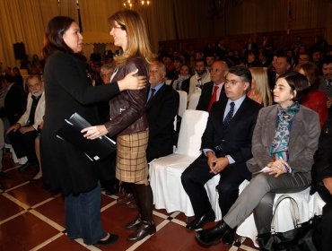 Tres ministros asistieron a la inauguración de asamblea de la Anef