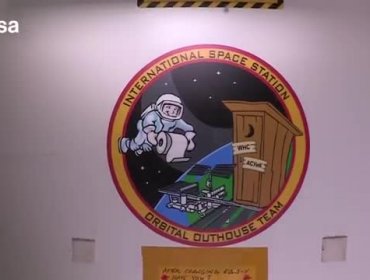 Video: Astronauta muestra como ir al baño en la Estación Espacial Internacional