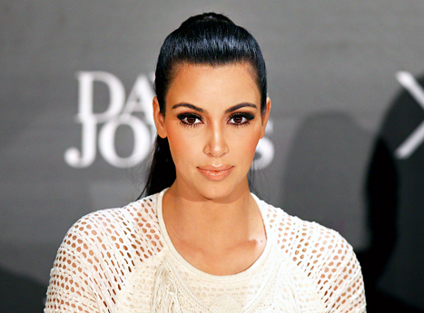 Kim Kardashian hace nueva sesión fotográfica desnuda