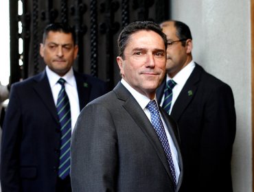 Nuevo ministro de Defensa asumió oficialmente su cargo