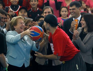 Presidenta Bachelet inauguró polideportivo en San Bernardo