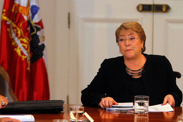 Bachelet entrega informe de cumplimiento de medidas para agenda de probidad