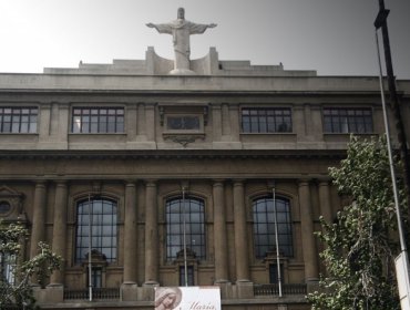 Insólito: Alumnos de la Universidad Católica fueron sorprendidos copiando por WhatsApp