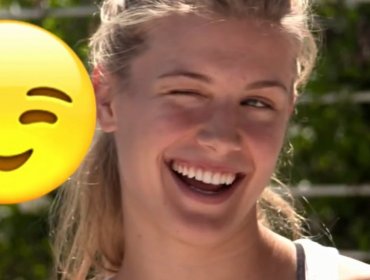 Video: Bellezas del tenis se unen a la moda de imitar emoticones