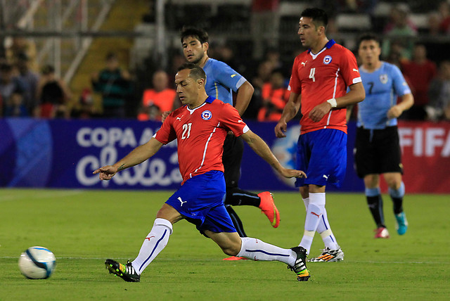 Cinco titulares de la Roja llegarán con menos de 50% de partidos jugados