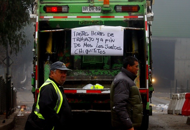 Trabajadores recolectores de basura anuncian paro por no pago de bono