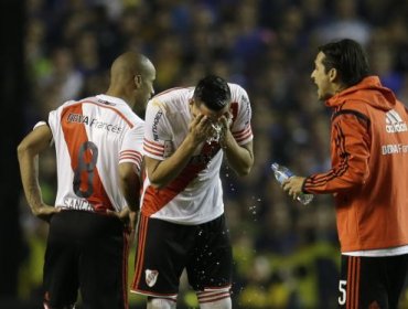 Video: Jugadores del River Plate son atacados con gas lacrimógeno