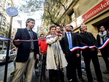 Alcaldesa de Santiago inauguró nueva ciclovía por Teatinos