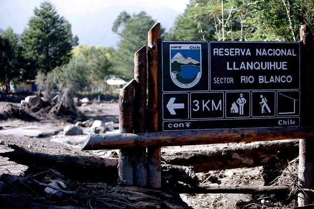 Por aumento del caudal del Río Blanco evacuan a familias de Chaitén