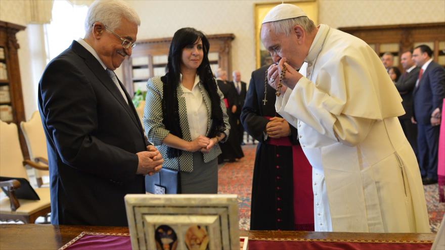 Papa Francisco trató de "ángel de paz" a Presidente palestino