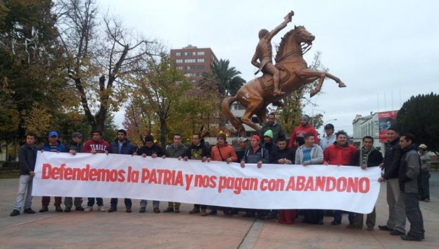 Sobrevivientes de Antuco marchan de manera simbólica para homenajear a compañeros fallecidos