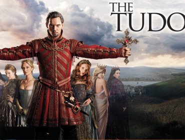 Las impactantes imágenes del protagonista de The Tudors bebiendo alcohol en la calle