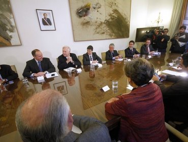 Nuevo comité político se reúne en la antesala de la cuenta pública del 21 de mayo