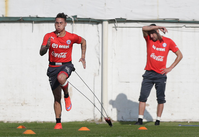 Sampaoli "muy sorprendido" por recuperación de Eduardo Vargas